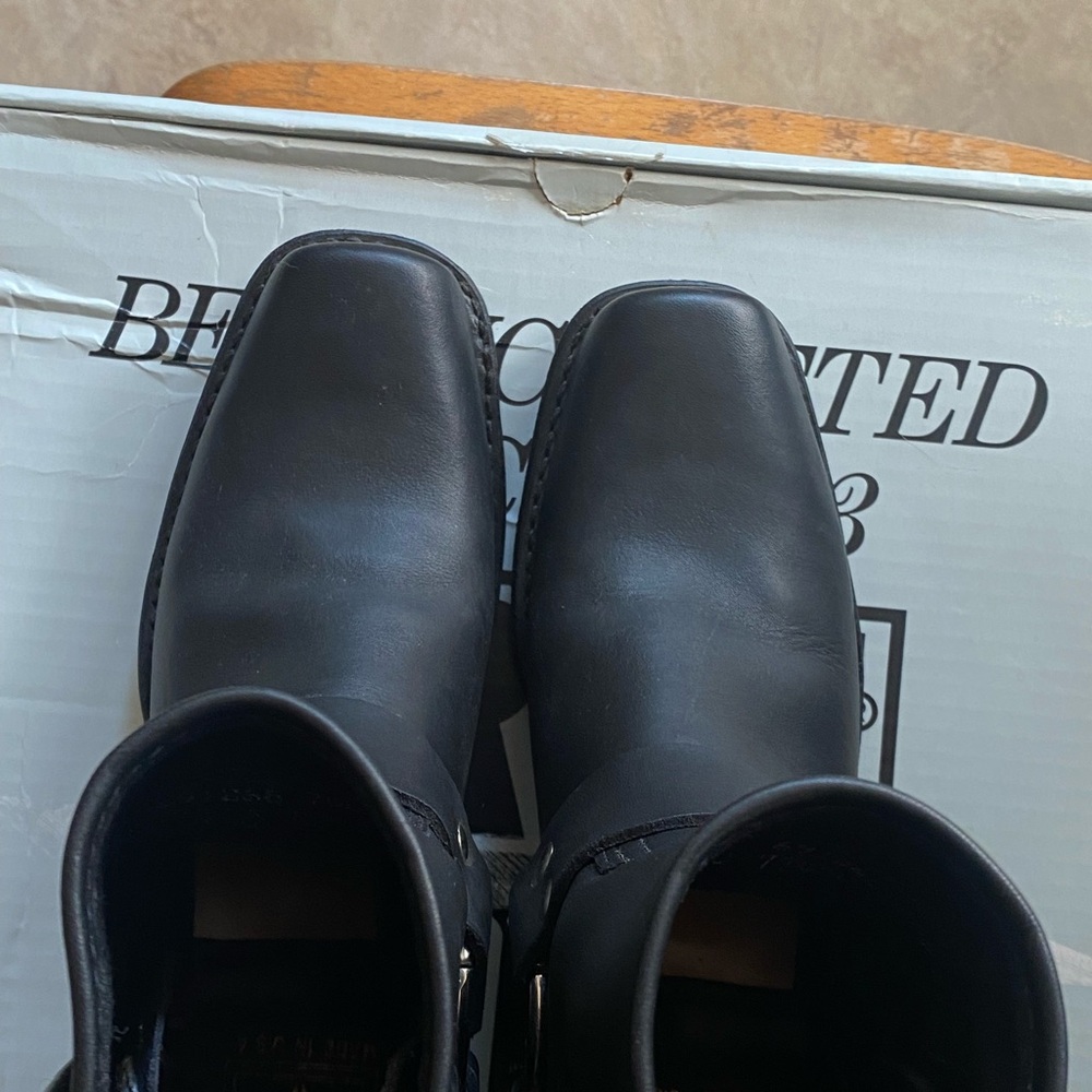 BRAND NEW IN BOX Harness 8R Frye Boots - Picture 7 of 8